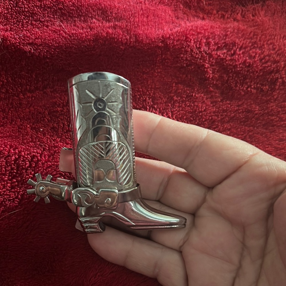 Silver Boot-Shaped Accessory - Picture 5 of 5